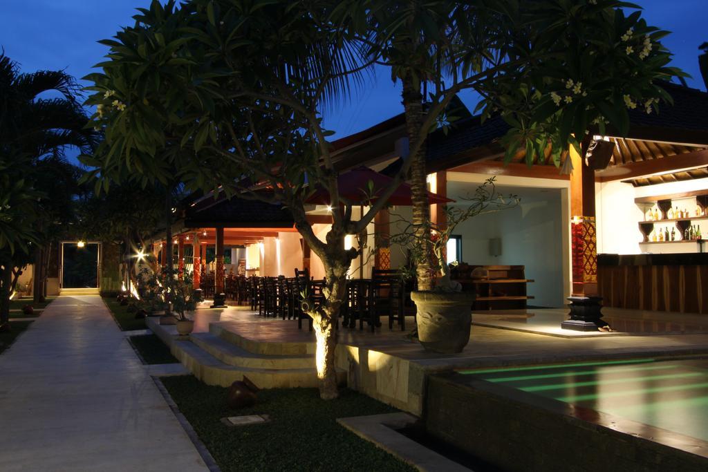 Hotel Melamun Lovina Esterno foto