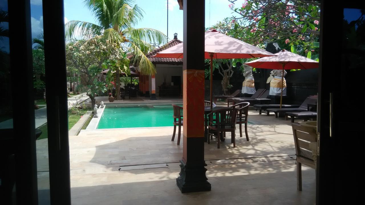Hotel Melamun Lovina Esterno foto